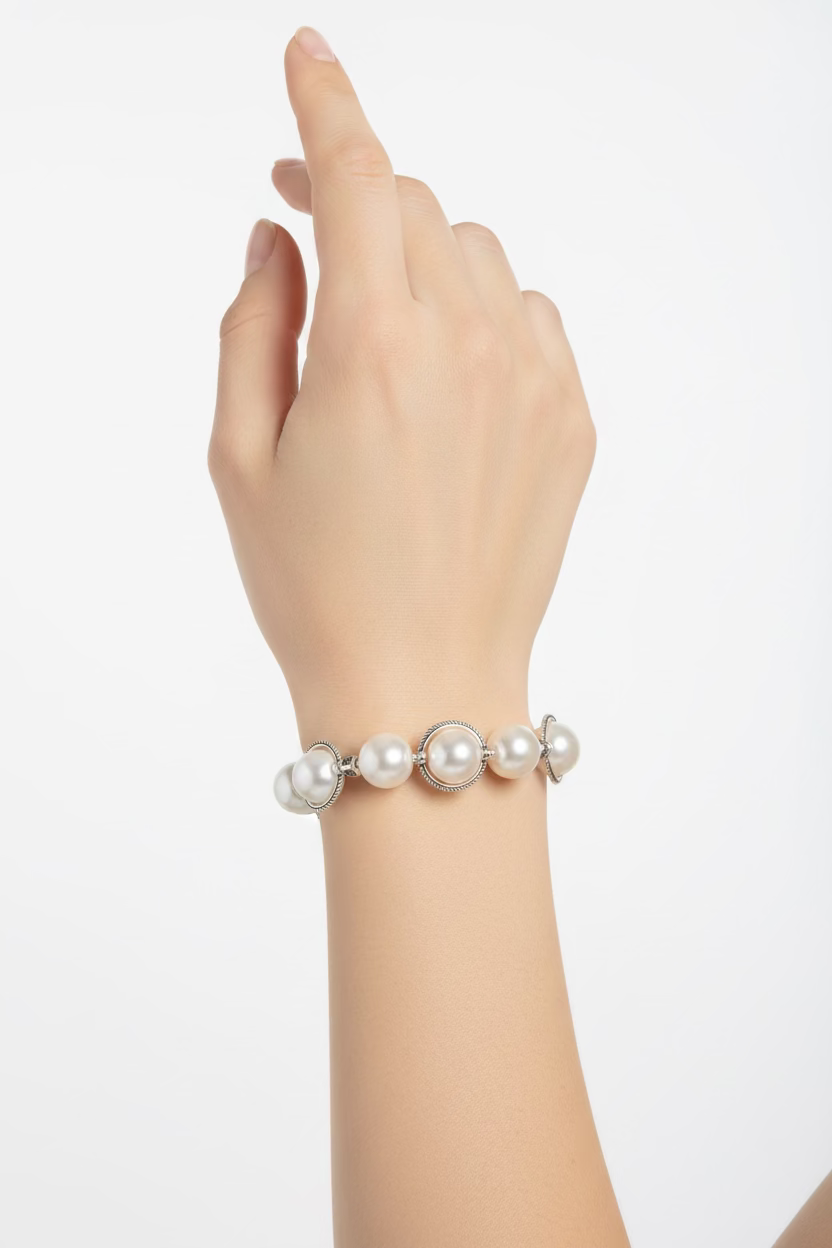 Pearl bracelet on a model